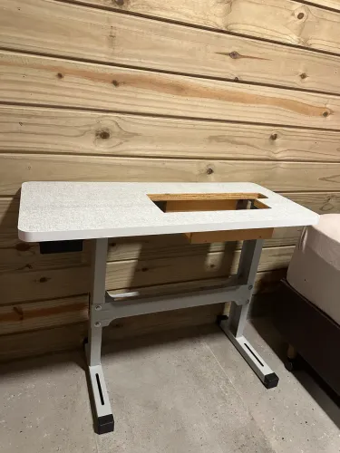 Mesa para máquina de costura