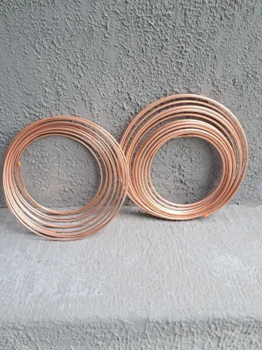 TUBO DE COBRE DE 3/8 E TUBO DE COBRE DE 1/4. DUAS DE 3/8 E 1 DE 1/4.