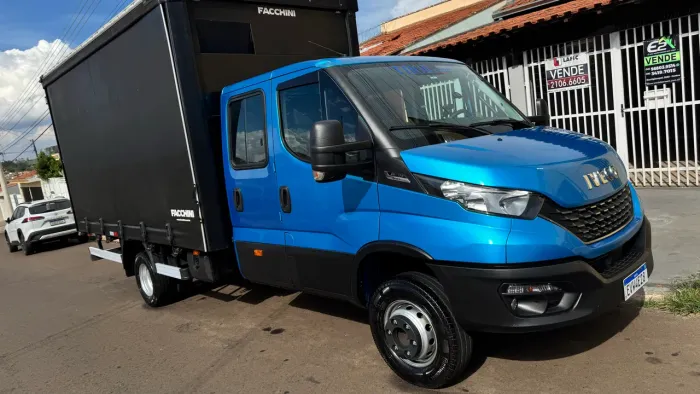 Caminhão Iveco Daily 65-170CD impecável 