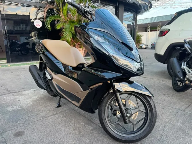 PCX DLX 2027 (estado de nova, 800km rodados apenas)