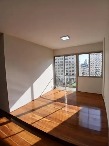 Apto. 73m2 - closet, sol, ventilação, sacada, sala GRANDE, comércio no Portal do Morumbi