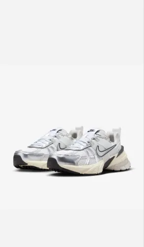 Tenis nike v2k run feminino