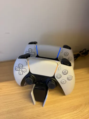 PS5 Slim 1TB + 2 controles + base carregamento