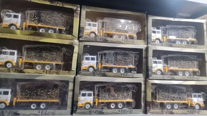 Miniaturas caminhões