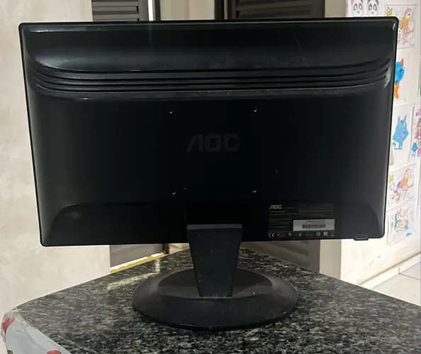 Monitor AOC 18 polegadas 