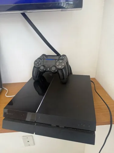 PS4 FAT + 2 CONTROLES