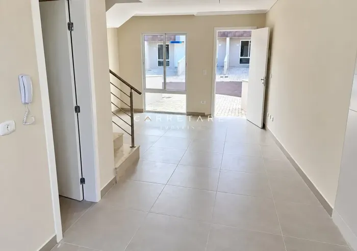 Imóvel para venda possui 52 metros quadrados com 2 quartos em Santa Cândida - Curitiba - P