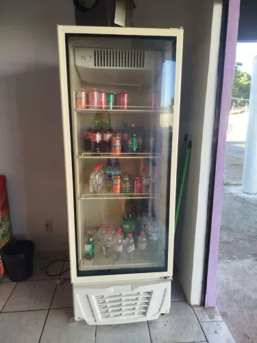 Vende_se expositor refrigerado funcionando tudo perfeitamente!