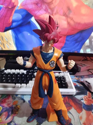 Action figure Goku SSJ God