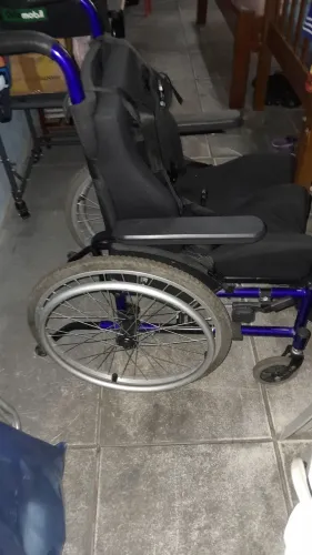 Vemda de uma cadeira de rodas imfamtil 