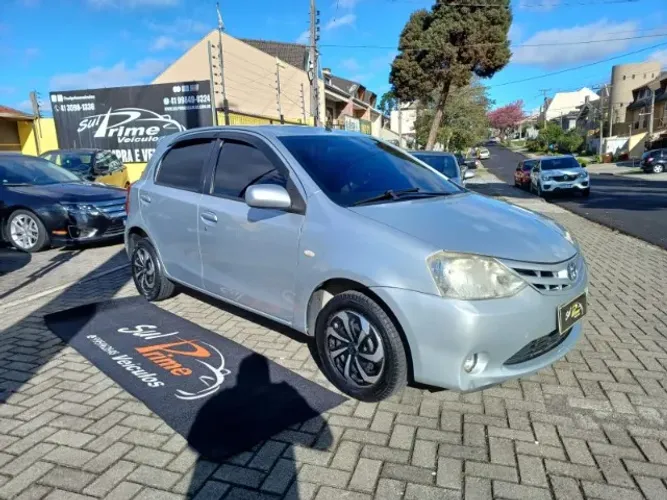 Toyota Etios XS 1.3 Flex 16V 5P Mec. 2013