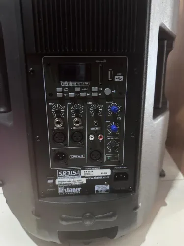 Vendo mesa de som caixa e pedestal novos
