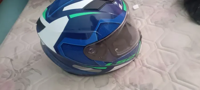 Capacete pouco uso LS2