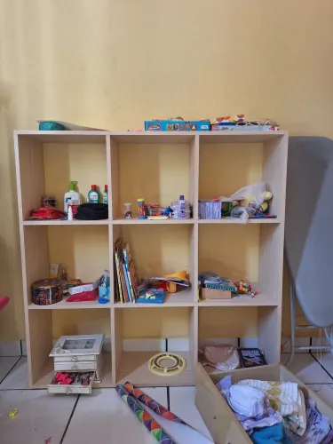 Móvel de 9 nichos Tok Stok (baixei)