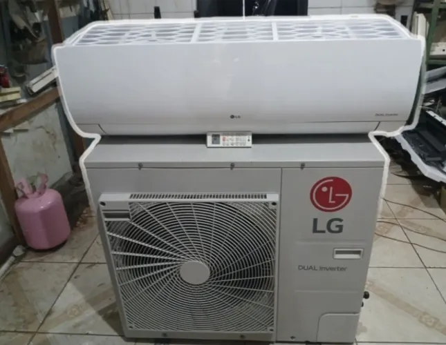 SPLIT 28000BTUS LG INVERTER, COM DEFEITO. 