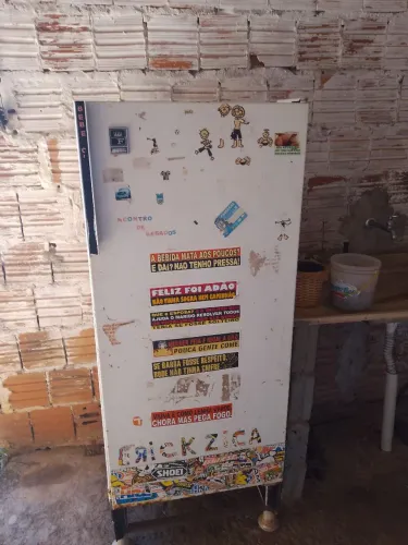 Duas geladeiras pra colecionador as duas 600 reais fone * ótimas
