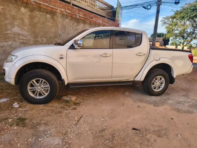 Mitsubishi L200 Triton HPE 3.2 CD TB Int.diesel MEC 2014