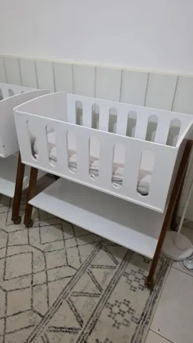 Berço infantil com uso versátil e multifuncional branco