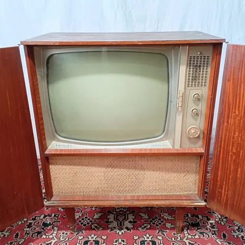 Antigo televisor Philips 