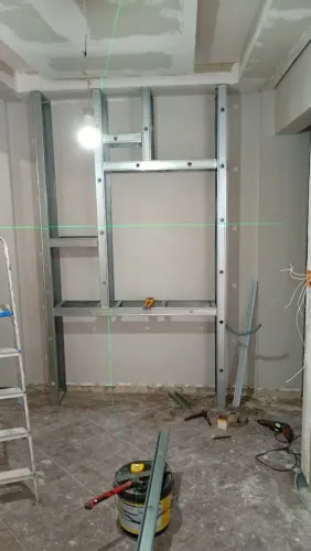 Montagem de estante e forro em drywall