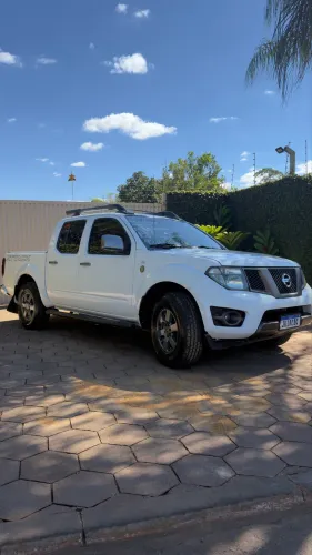 Nissan Frontier SV At.cd 4X4 2.5 TB Diesel Mec. 2013