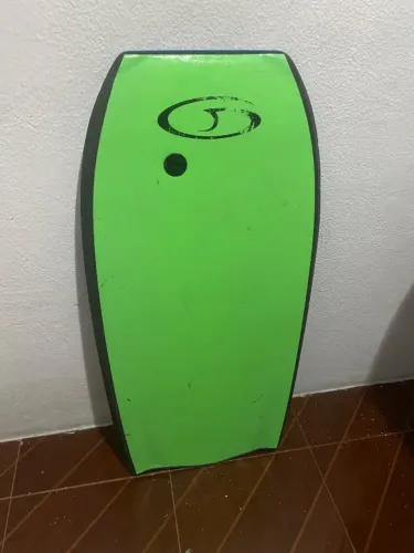 Prancha Bodyboard Genesis + Pé de Pato Genesis "The One II" (Tamanho M) - Equipamento Comp