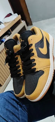 Tênis Nike Air Jordan Low tamanho 40