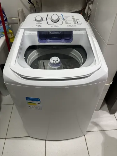 Máquina de Lavar Electrolux 12kg Branca Turbo Economia Silenciosa com Cesto Inox