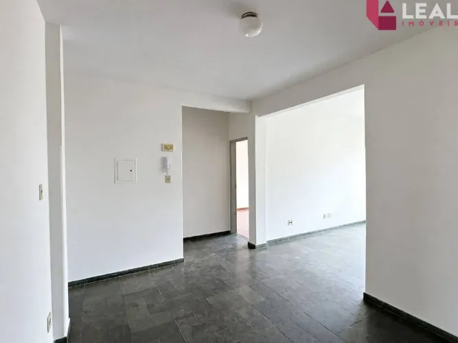 Apartamento com 3 dormitórios para alugar, 103 m² por R$ 3.120,00/mês - Saúde - Pouso Aleg