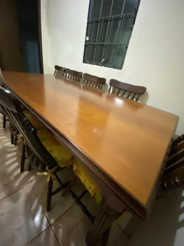 Mesa de jantar c/ 8 cadeiras madeira imbuia