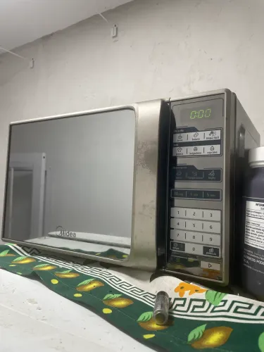 Micro-ondas Midea 20L Espelhado - Funcionando