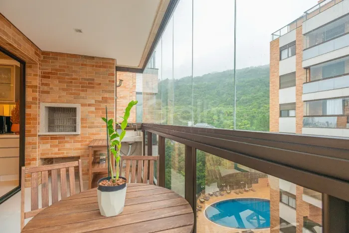 Cobertura Duplex de 185 m² com 4 suítes no Itacorubi