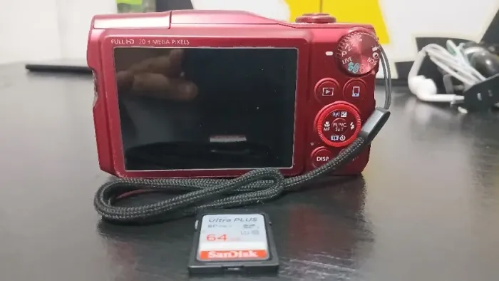 Câmera Canon SX710