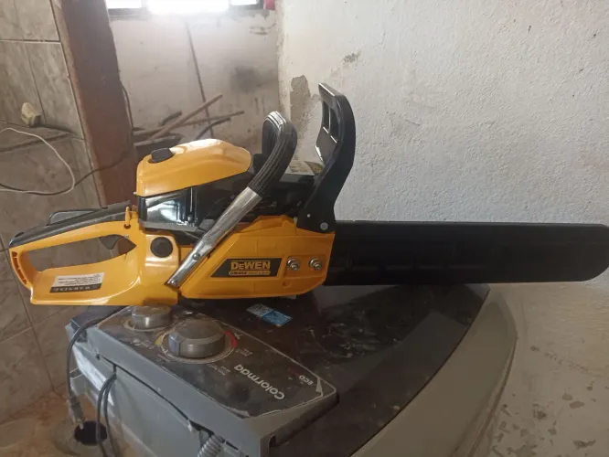 Motoserra a gasolina