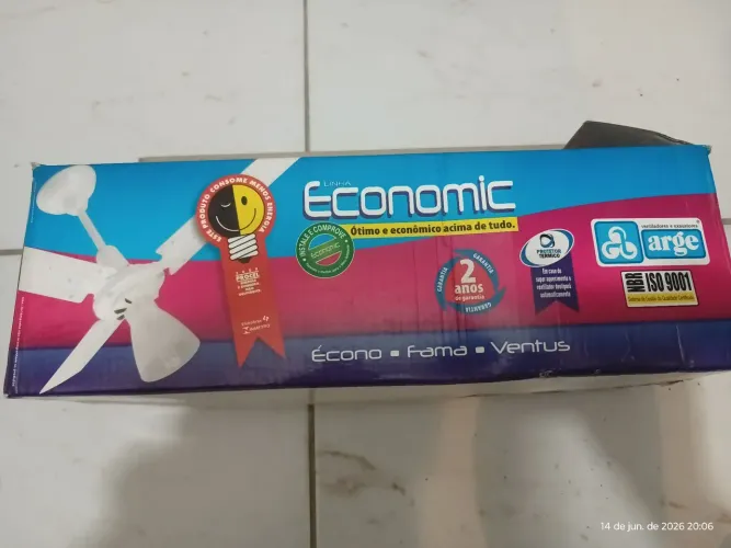 Ventilador de teto com luminária 