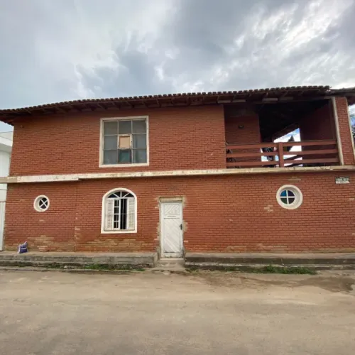 Casa de esquina à venda no coração da Vila de Itapemirim - ES
