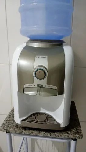 Gela água