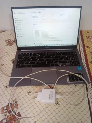 Notebook Sansung Galaxy Book4 8GB armazenamento 256GB