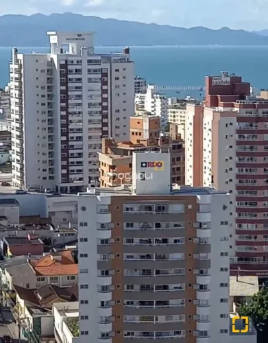 Vendo Apartamento com 4 quartos no Residencial Flamboyant no bairro Estreito em Florianópo