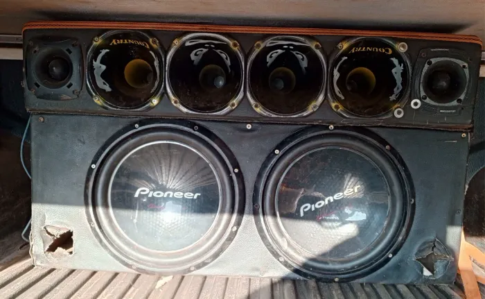 Som automotivo + módulo roadstar 