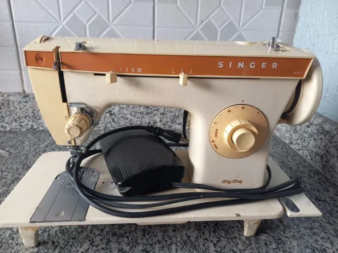 Máquina de Costura Singer Zig Zag 110V