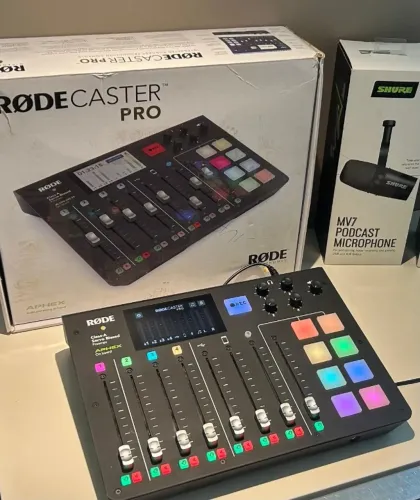 Mesa de Som RØDECaster Pro + Shure MV7 (Kit para Podcast, Lives e Gravações )