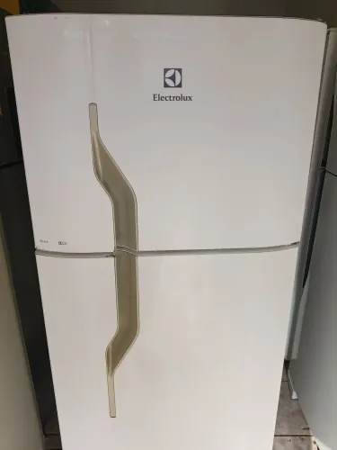 Vendo geladeira Eletrolux DC35 funcionando perfeitamente