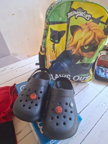 Roupas e sandalia menino 8/10 anos