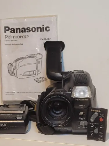 Filmadora Panasonic Palmcorder VHSC NV-RJ47 - Completa