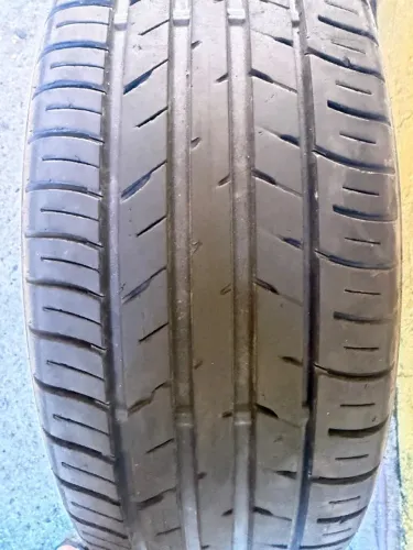 Pneus 205/55/17 em excelente estado
