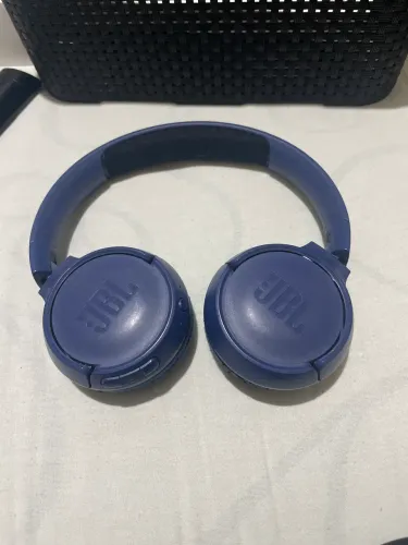 Fone de ouvido JBL (520bt) usado.