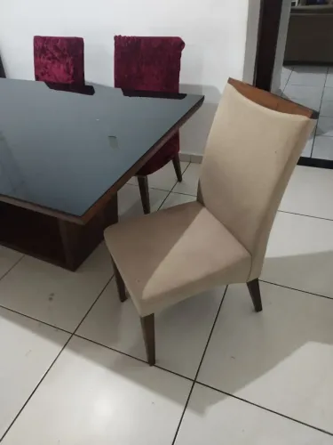 Mesa com 6 cadeiras 