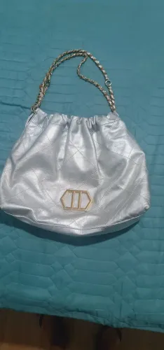 Bolsa Hobo Couro Esther Grande metaliza Prata Usada