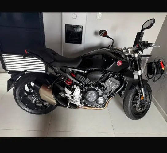 Moto CB 1000R 